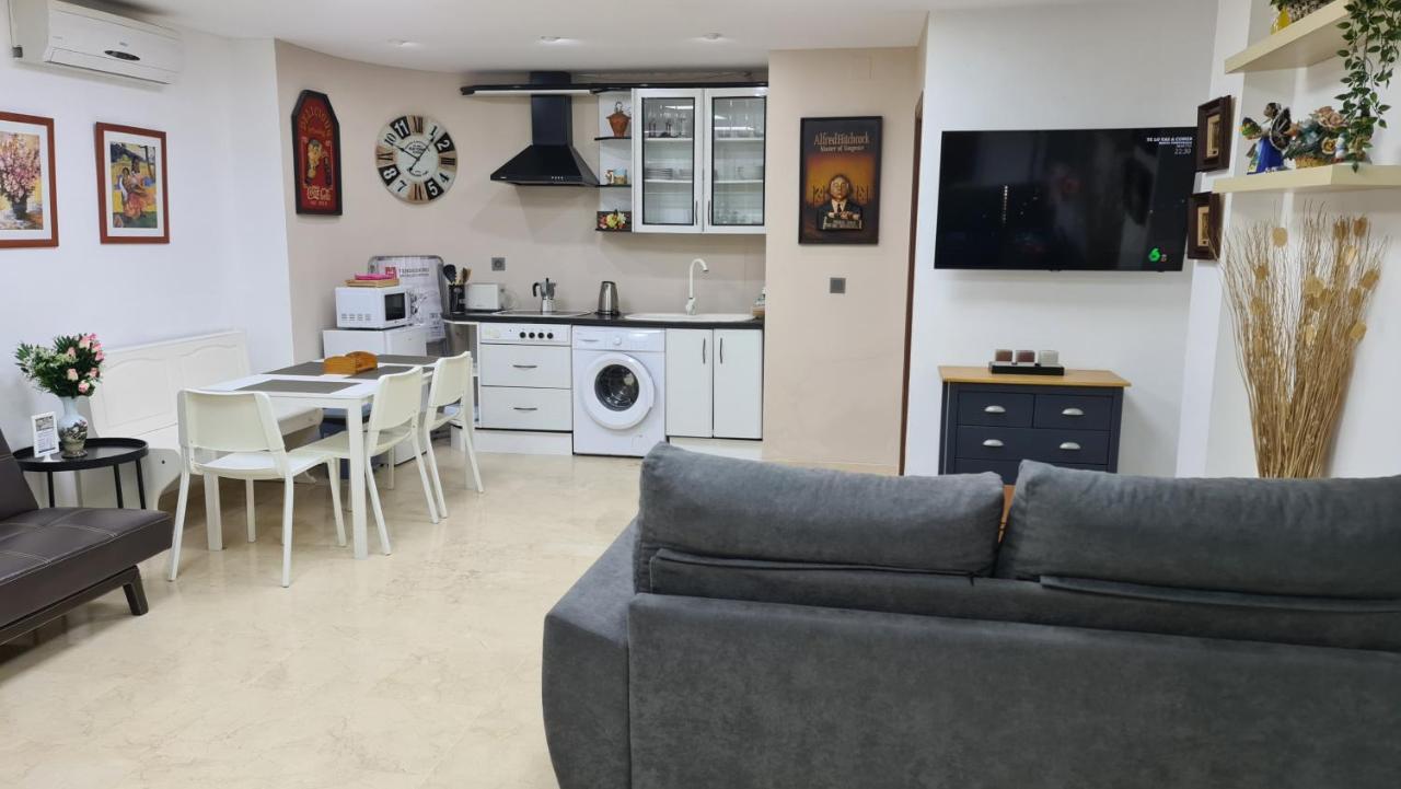 Apartamentos Porvera Jerez Centro Jerez de la Frontera Luaran gambar